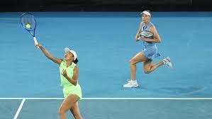 详解棒球规则中的“强制进垒”与“触杀出局”在满垒时的优先级